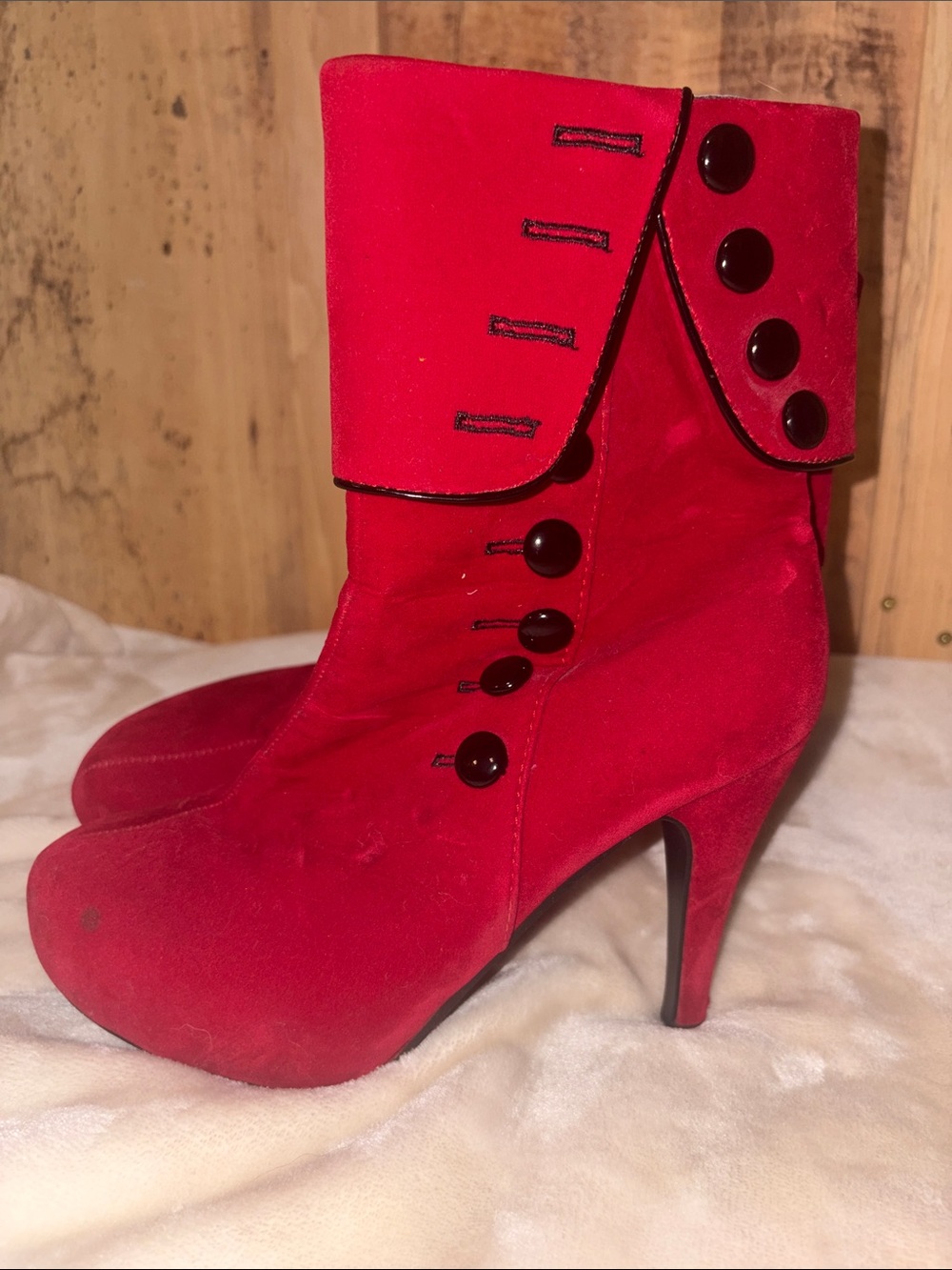 #134 Red Women's Suede Ankle Boots - Stylish Fold-Over Design